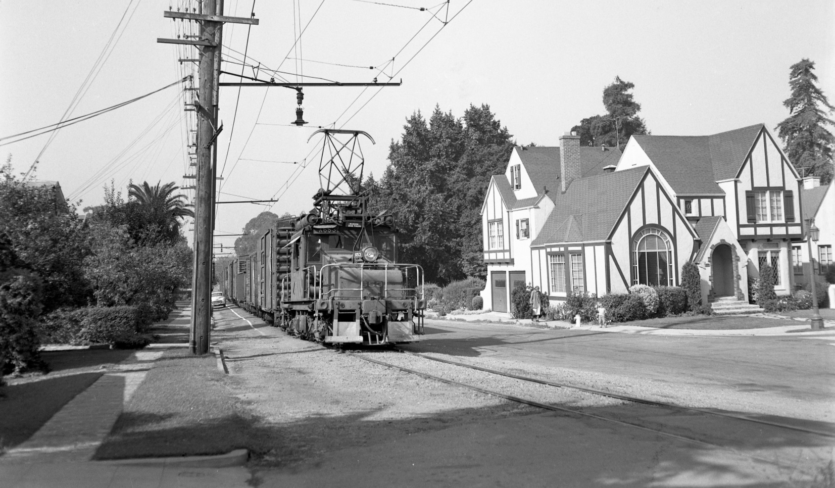 Shafter Avenue Architecture V Presley to Ross and Transition to the